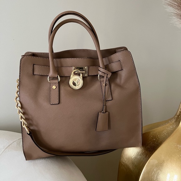 Brand new Michael Kors Bag - Picture 7 of 9